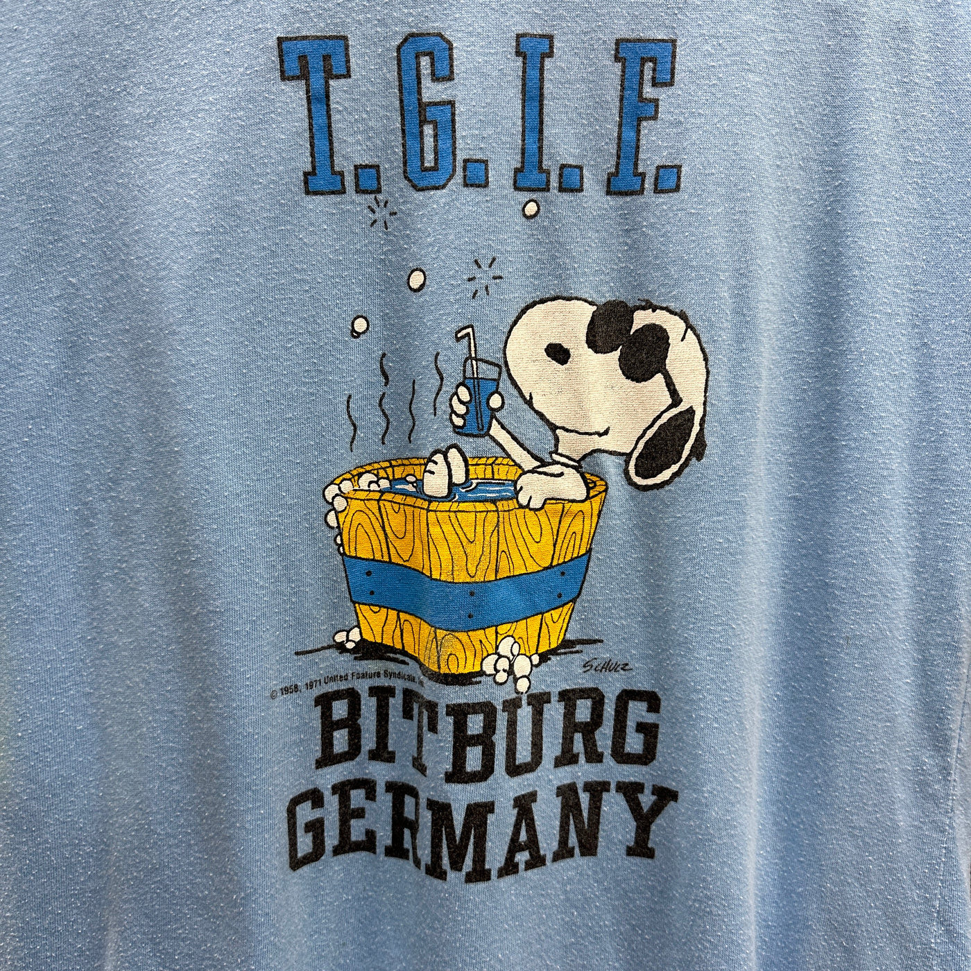 90's Snoopy T.G.I.F. Bitburg Germany Blue Cartoon T-shirt sz M