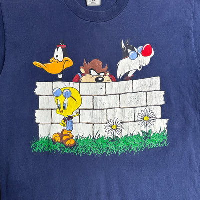 Looney Tunes Hiding behind the wall Graphic Tee sz L